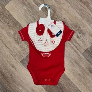 TA teams athletics newborn 0/3 months three-piece Cincinnati Reds set.